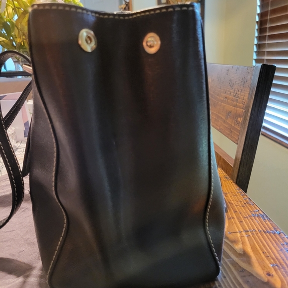 Dooney & Bourke leather handbag - Picture 13 of 16